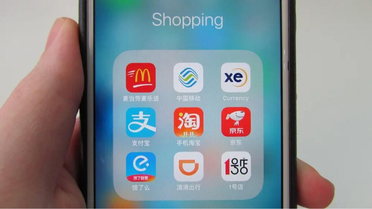 Die beiden großen Plattformen auf dem Gebiet – Alipay und WeChat Pay – bieten hierzu weltweiten Service an.